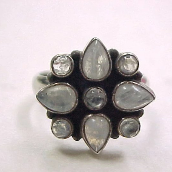 Vintage Sterling Silver Moonstone Ring - Picture 3 of 8